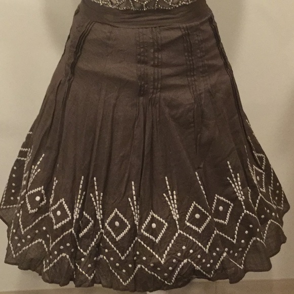 H&M Dresses & Skirts - Pleated skirt azteca circle embroidered 🎊